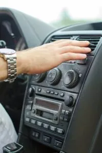 odeur climatisation voiture