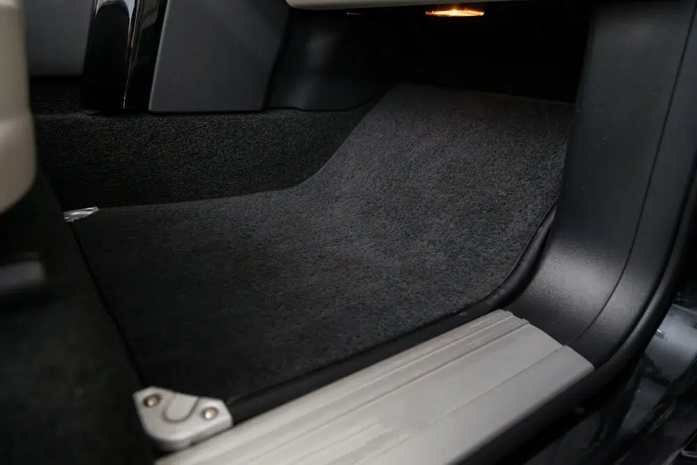 Nettoyage d'une moquette de voiture : comment faire ?