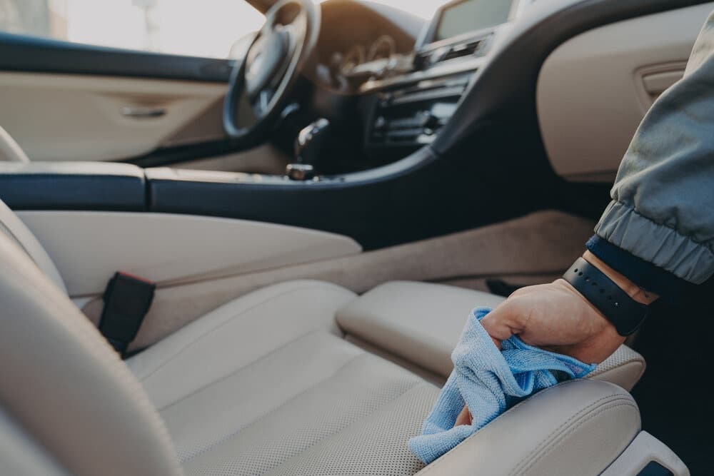 Quel nettoyant tissu de voiture choisir ?