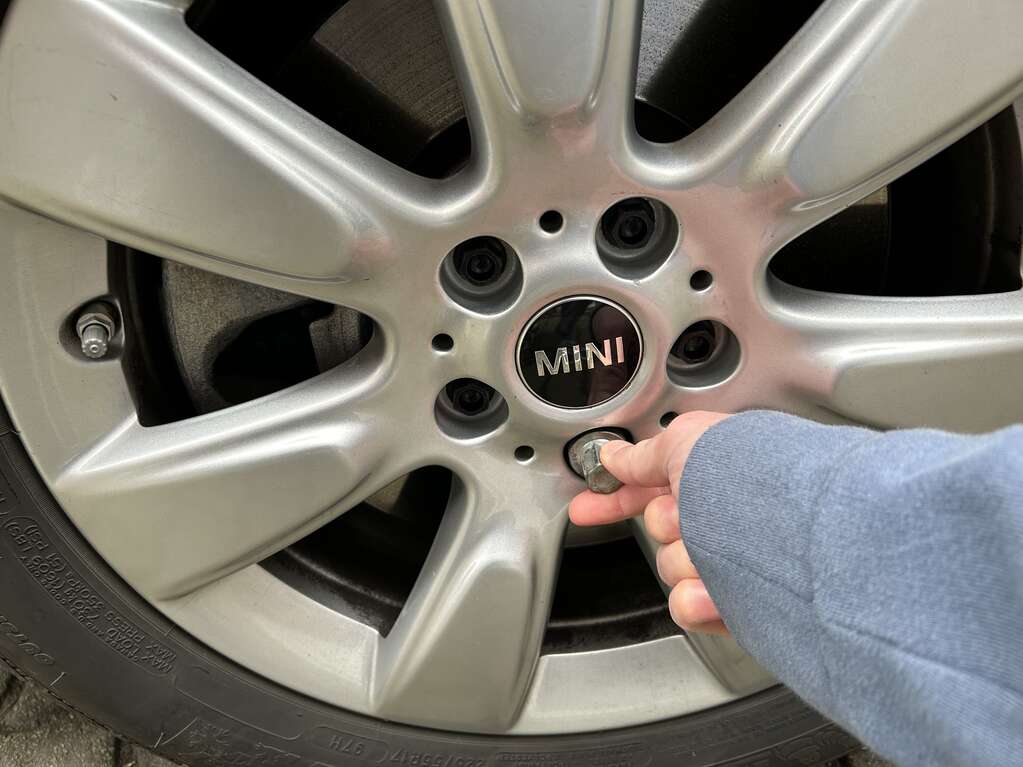 Guide d’installation des boulons antivols pour vos jantes automobile